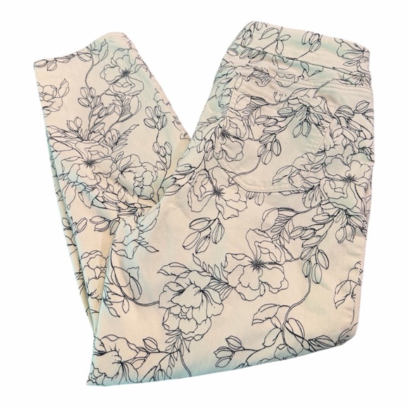 Chico’s So Slimming plus sz14 (2.5) Pull On Ankle Pants - Picture 4 of 6